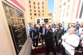 وزير الإسكان ومحافظ الوادى الجديد...