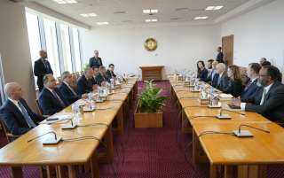 ‏‎وزير الخارجية يستقبل وفداً من...