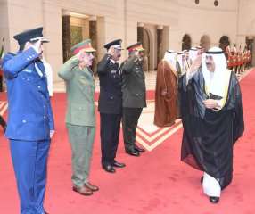 أمير الكويت يتوجه إلى قطر...