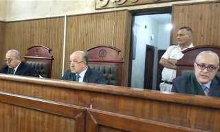 الجنايات تحاكم 3 أشقاء ووالدهم...