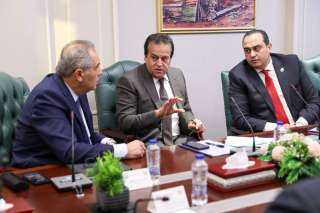 وزير الصحة يترأس اجتماع اللجنة...