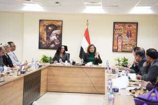 وزيرة التخطيط والتنمية الاقتصادية تتابع...