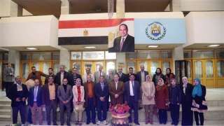 محافظ أسيوط يكرم 11 من...