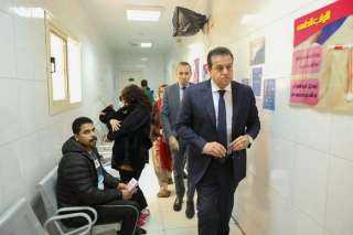وزير الصحة يتفقد مركز طب...