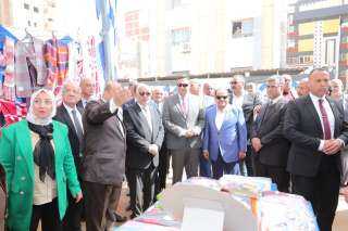 وزير التربية والتعليم ومحافظ الدقهلية...