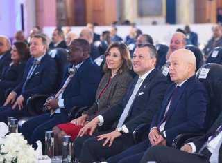 وزير السياحة والآثار يشارك في...