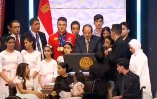 الرئيس السيسي:وجهت الحكومة باستمرار العمل...