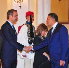 سفير مصر في أثينا يبحث...