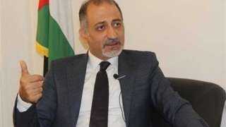 مندوب فلسطين بالجامعة العربية يسلم...