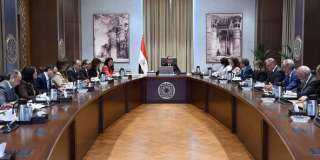رئيس الوزراء يعقد اجتماعًا مع...