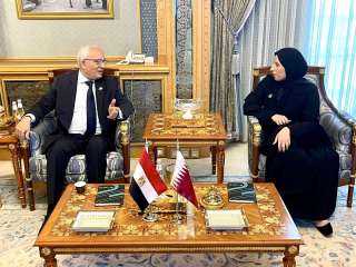 وزير التربية والتعليم يلتقي وزيرة...