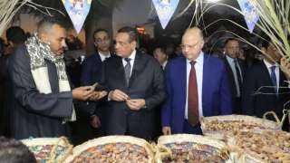 وزير التنمية المحلية ومحافظ القاهرة...