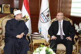 محافظ بني سويف يستقبل وزير...