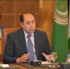 السفير حسام زكي أمام منتدى...