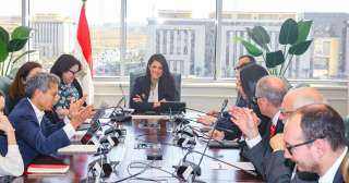 وزيرة التعاون الدولي ومحافظ مصر...