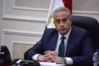 وزير العمل يوجه بسرعة صرف...