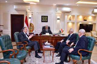 وزير العمل بحث مع رئيسي...