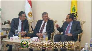 محافظ شمال سيناء يلتقي العضو...