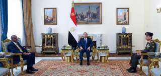 الرئيس السيسى يستقبل وزير الدفاع...