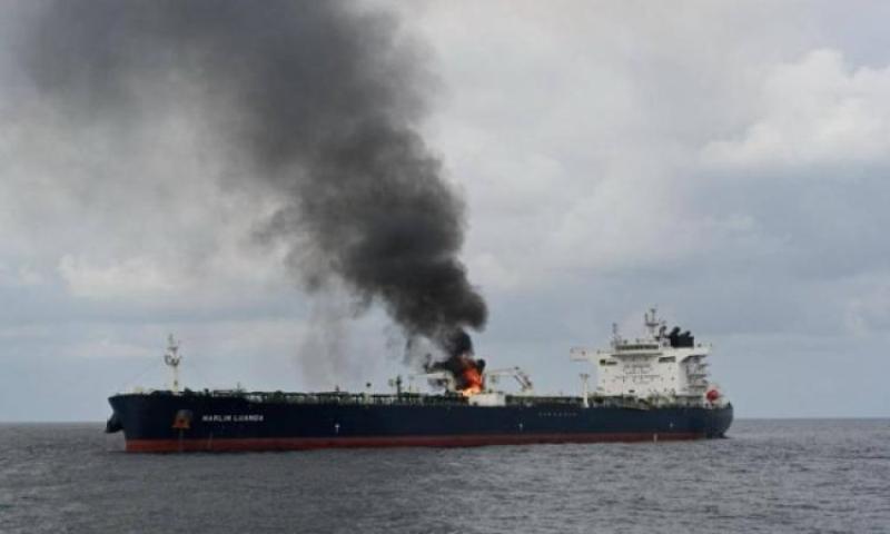 انفجار قرب سفينة شحن أمريكية ترفع علم بربادوس قبالة ميناء عدن