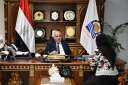 محافظ قنا يواصل استقبال المواطنين...
