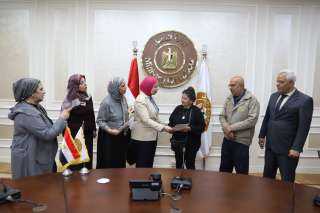 وزارة العمل : تسليم تعويضات...