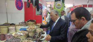 وزير الزراعة يتفقد معرض وزارة...