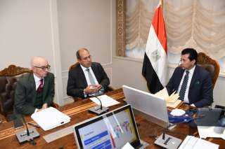 وزير الشباب والرياضة يبحث مستجدات...
