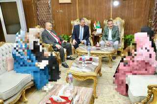 محافظ المنوفية يسلم أجهزة كهربائية...