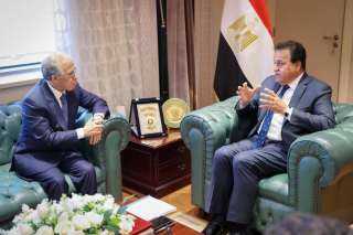 وزير الصحة يستقبل السفير المغربي...
