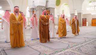 ولى العهد السعودى يزور المسجد...