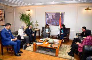 وزيرتا الهجرة وشئون المصريين بالخارج...