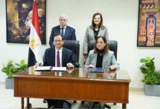 وزيرا التخطيط والتعليم العالي يشهدان...