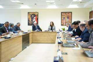 وزيرا التخطيط والتعليم العالي يناقشان...