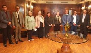 وزارة العمل : زيارة لجامعة...