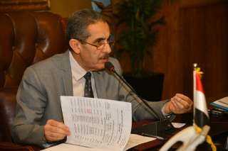 محافظ الغربية يجتمع مع رؤساء...
