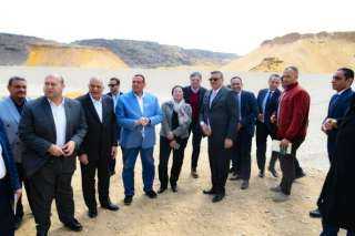 وزيرا البيئة والتنمية المحلية ومحافظ...