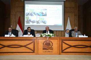 الداودي يستعرض المسودة الأولى من...