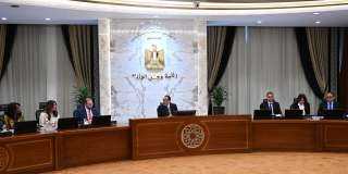 مدبولى يلتقي وفدًا من أعضاء...