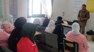 وزارة العمل : توعية فى...