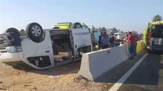 إصابة 8 أشخاص إثر انقلاب...
