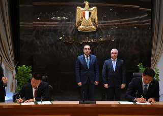 مدبولى يشهد توقيع عقد نقل...