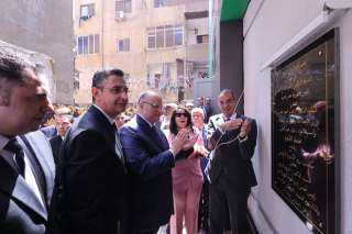 وزير الاتصالات يفتتح مبنى بريد...
