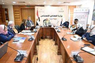 وزيرة التضامن ترأس اجتماع اللجنة...