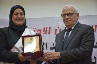 محافظ بورسعيد يكرم الأمهات المثاليات...