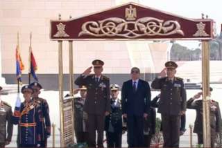 شاهد.. بصحبة الأطفال.. الرئيس السيسي...