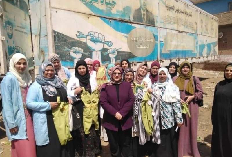 وزارة العمل : دفعة جديدة من خريجي البرامج التدريبية المجانية من فتيات القليوبية
