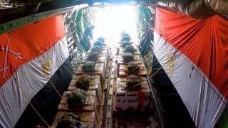 مصر تواصل أعمال الإسقاط الجوى...