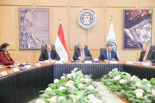 وزير المالية:  الأولويات الرئاسية...