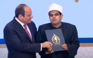 الرئيس السيسى يكرم الفائزين فى...